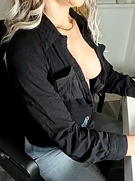 lisshorn online show from December 1, 2:09 pm