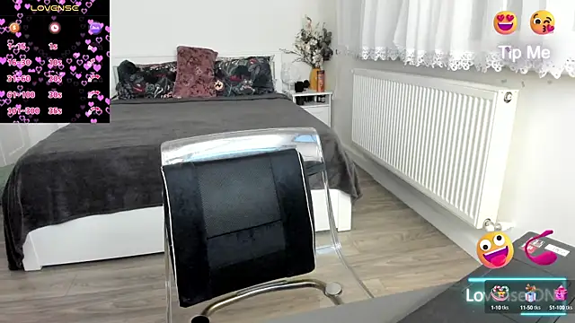 KimBeee online show from October 22, 5:45 am