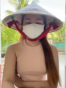 BabyThree  online show from November 19, 9:09 am