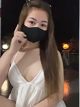 BabyThree  online show from March 1, 3:23 pm