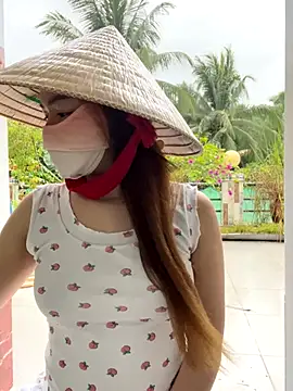 BabyThree  online show from September 9, 1:33 pm