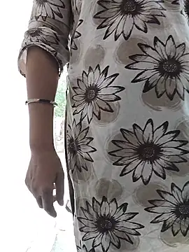 Miss Ayesha online show from March 4, 3:57 am