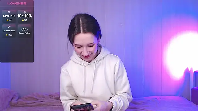 ur kitty   online show from December 14, 9:04 am