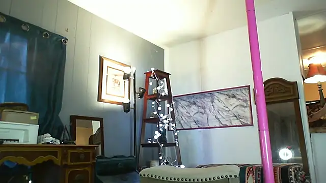 Genevieve143 online show from September 23, 11:25 pm