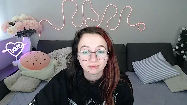 Mini Diva online show from January 17, 9:17 am