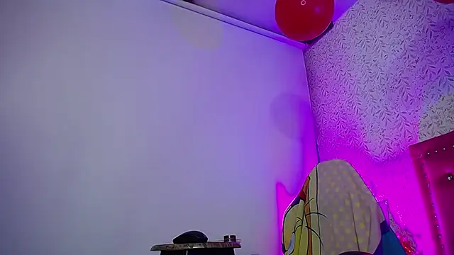 luly pink online show from February 20, 3:05 am