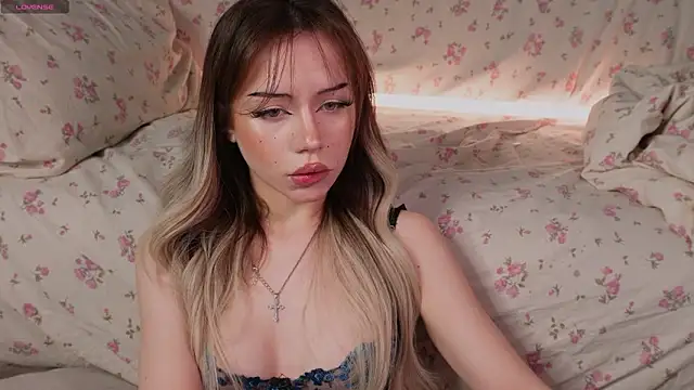 KellyBarton online show from March 17, 10:25 pm