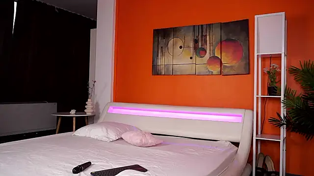 LovingBlondie online show from February 10, 6:27 am