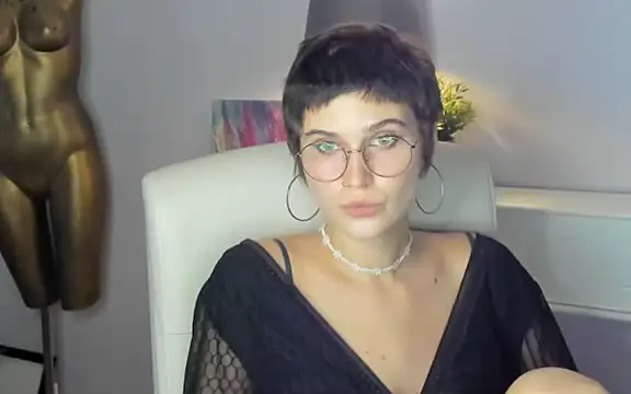 sarah perfect online show from September 18, 1:31 pm