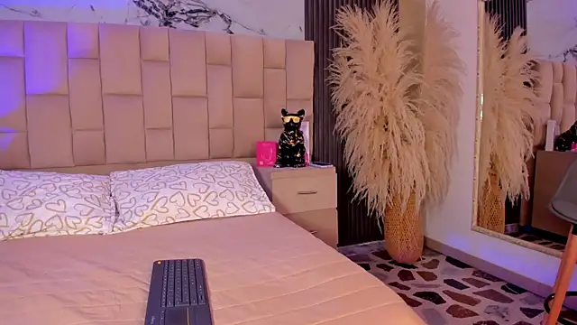 CandyMeyerss  online show from July 10, 5:19 am