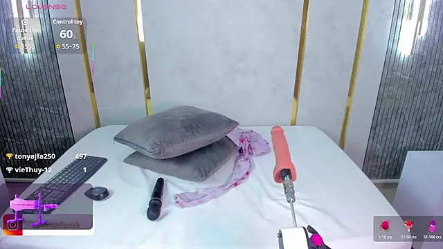 amor smith  online show from December 20, 3:43 am