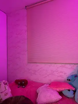 Yovng   Lau online show from April 7, 4:36 am