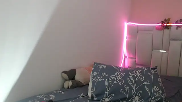 Vivi bless online show from October 9, 4:33 pm