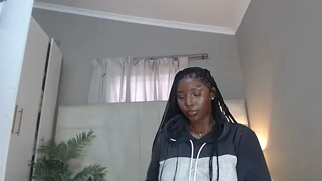 naughtyblackdolie online show from April 23, 8:00 am