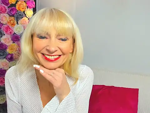 CrystalHotty online show from January 5, 5:27 pm