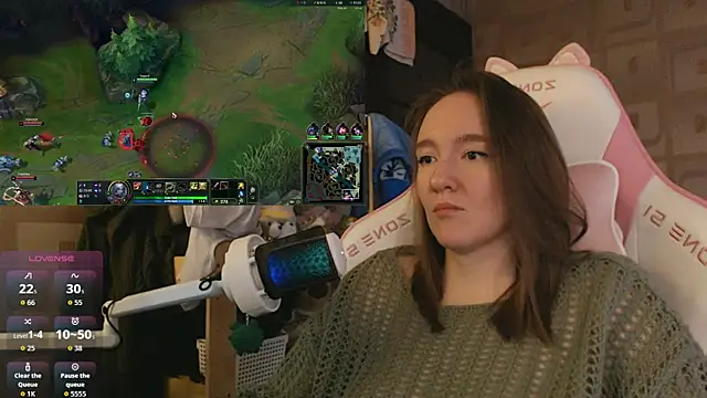 MoonlishSiren online show from April 24, 9:23 am