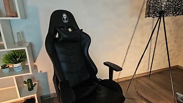 Only   Yours online show from February 4, 7:17 pm