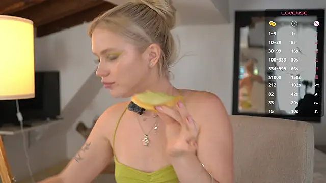 LexieLoree online show from October 31, 8:29 am