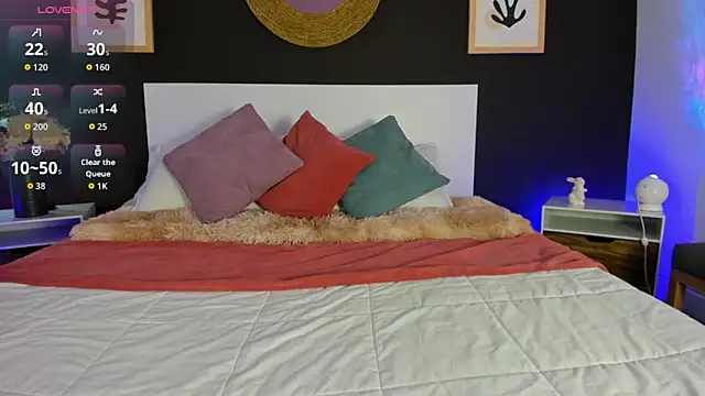 VioletPaket online show from April 10, 11:38 am