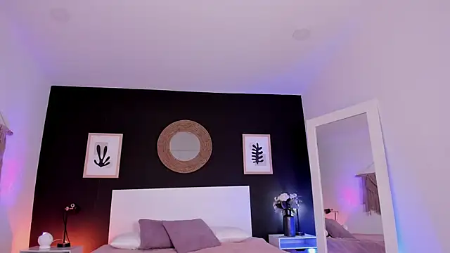 VioletPaket online show from September 9, 11:43 am