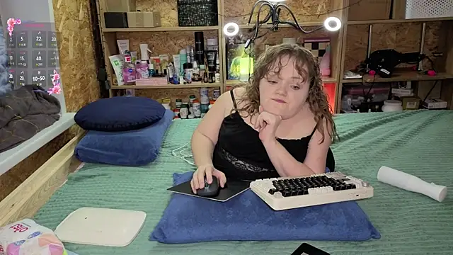 MiniNatalie online show from December 20, 2:21 pm