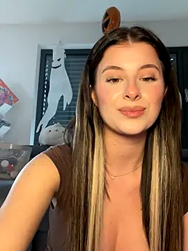 Mia-Minou online show from October 29, 1:47 pm