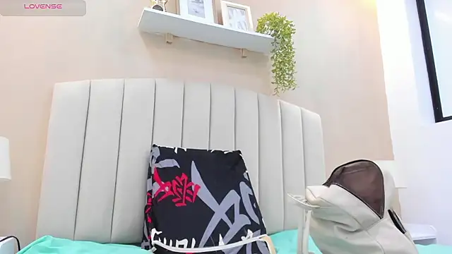 Mia thompson 19 online show from January 18, 7:21 pm