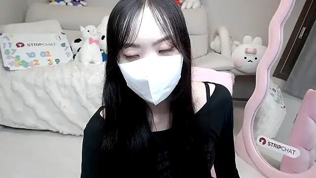 momo room online show from October 2, 10:53 am