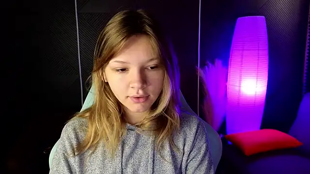 LitaBrom online show from September 18, 1:48 am