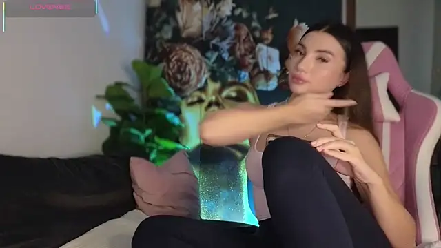 ReyaSophia online show from February 17, 11:04 pm