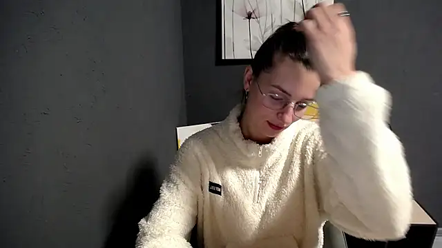 lady olivia  online show from January 6, 5:38 pm