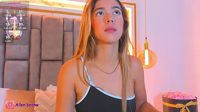 elianabrown online show from October 1, 11:42 pm