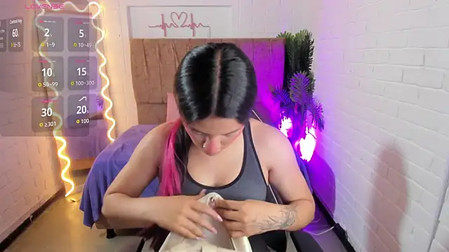 Chiara tay online show from October 8, 7:29 pm