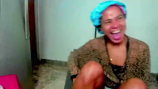 meghanSusexx online show from December 5, 5:40 am