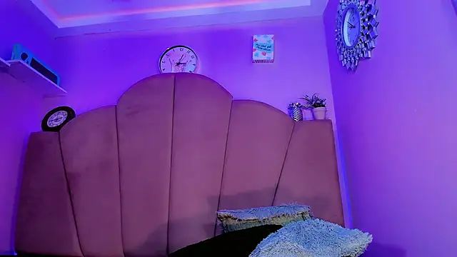 ValeriaAguilar online show from September 28, 10:04 pm