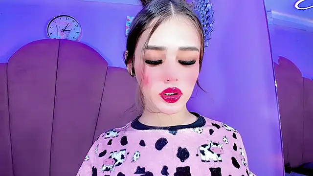 ValeriaAguilar online show from September 25, 9:23 pm