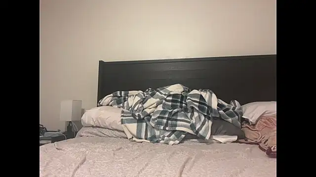 QueenLolaX online show from October 17, 3:10 am