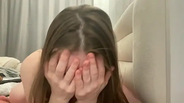 wrenlie online show from February 21, 9:04 pm