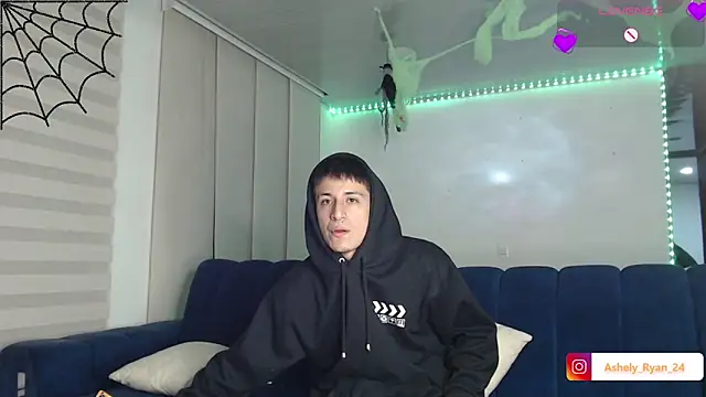 ashely ryan24 online show from October 23, 11:00 pm