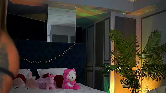 MissKiarra online show from February 22, 7:37 pm