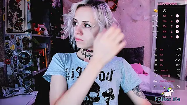 NaniMoore online show from October 10, 8:36 pm