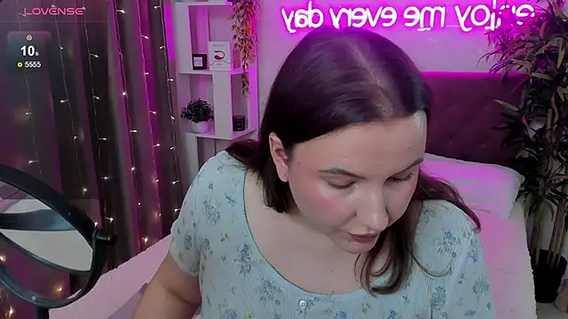 FeralPeach online show from May 23, 7:17 am