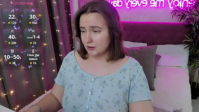 FeralPeach online show from October 19, 7:21 am