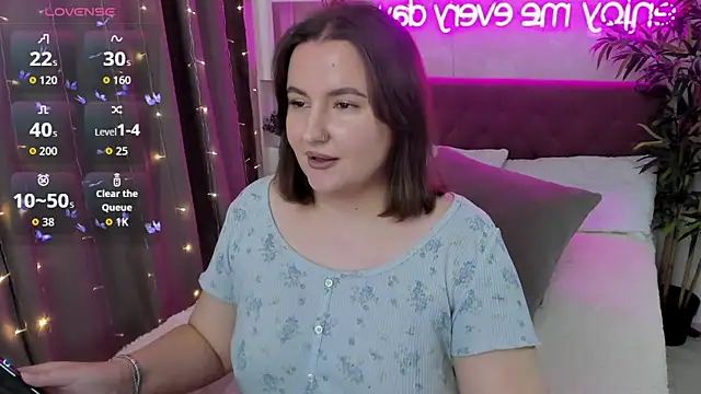 FeralPeach online show from October 17, 7:00 am