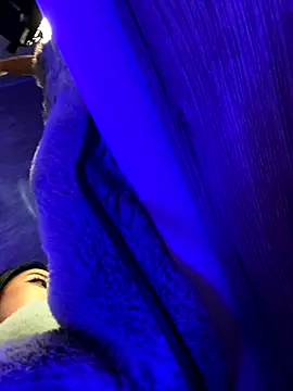 Ady 18 online show from December 2, 7:49 pm