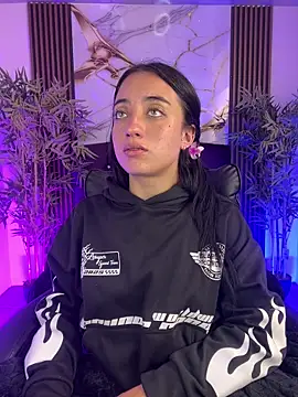 Ady 18 online show from February 11, 9:38 pm