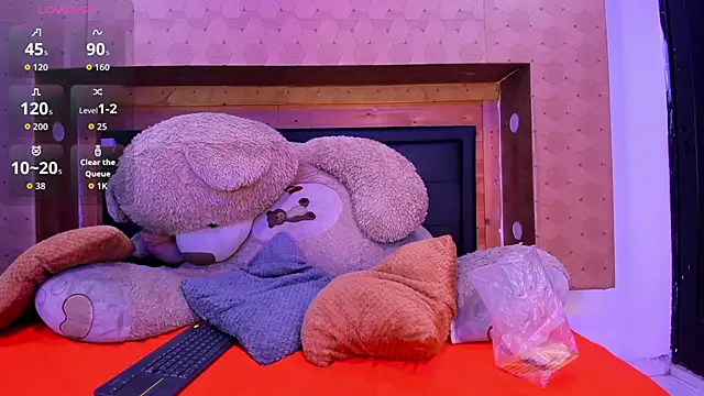 SofiAndNicol online show from December 17, 11:25 am