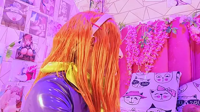 Alicebenett online show from October 18, 9:05 pm