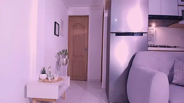 DannaHyde online show from March 19, 9:30 pm