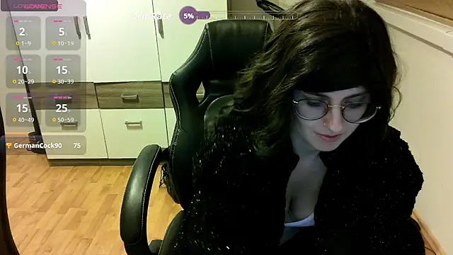 secretmia online show from February 4, 10:07 am